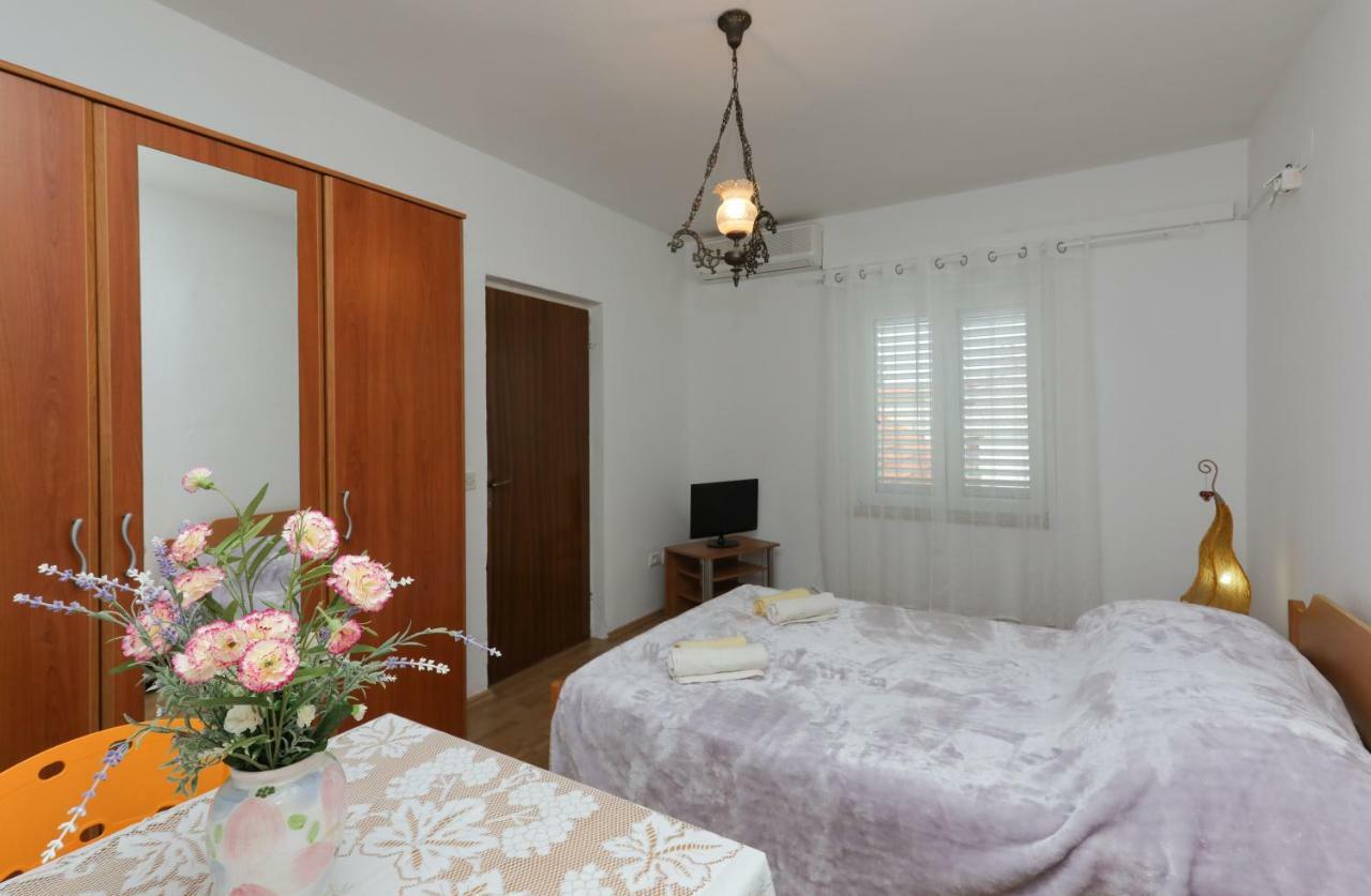 Studio Apartment Ana Supetar Kültér fotó