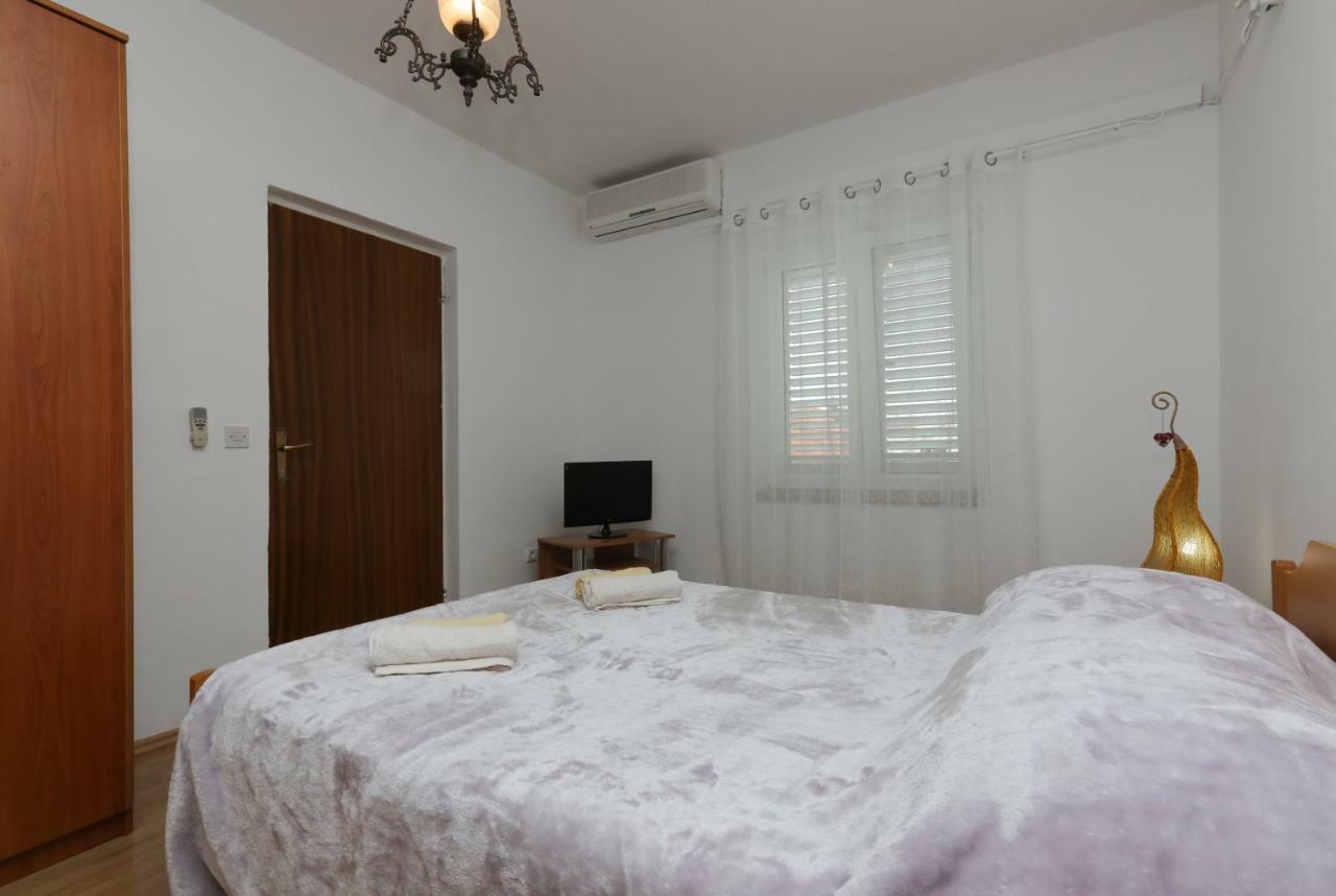 Studio Apartment Ana Supetar Kültér fotó