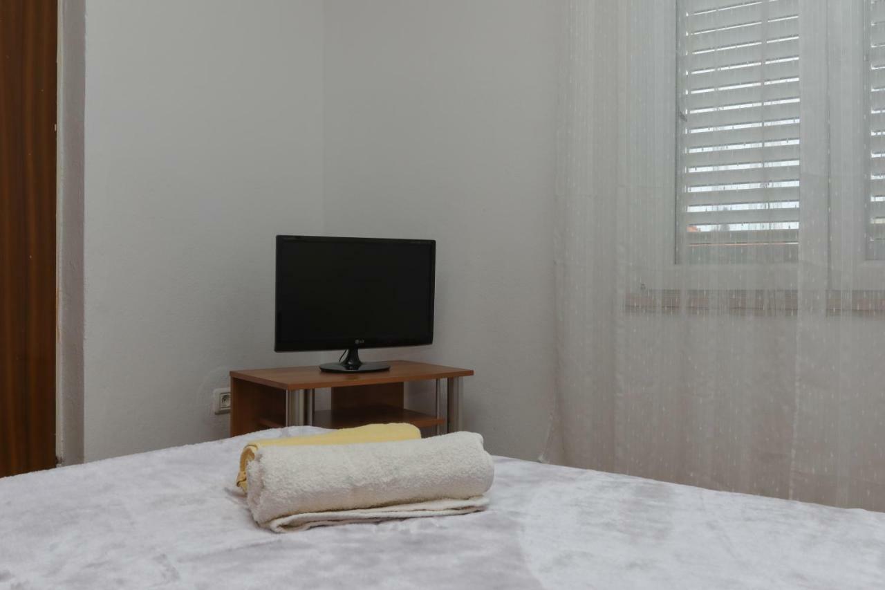 Studio Apartment Ana Supetar Kültér fotó