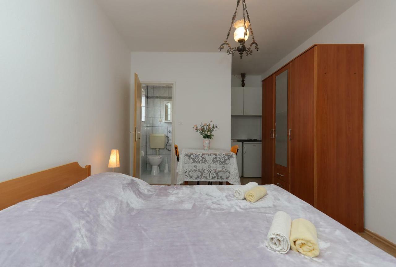 Studio Apartment Ana Supetar Kültér fotó
